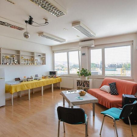 Tej Hostel Любляна Екстериор снимка