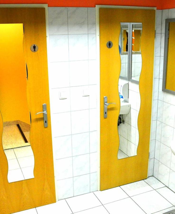 Tej Hostel Любляна Екстериор снимка