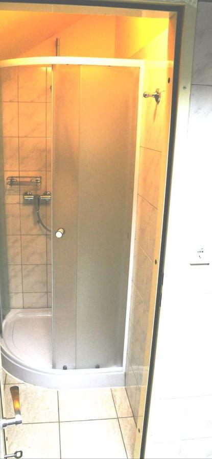 Tej Hostel Любляна Екстериор снимка