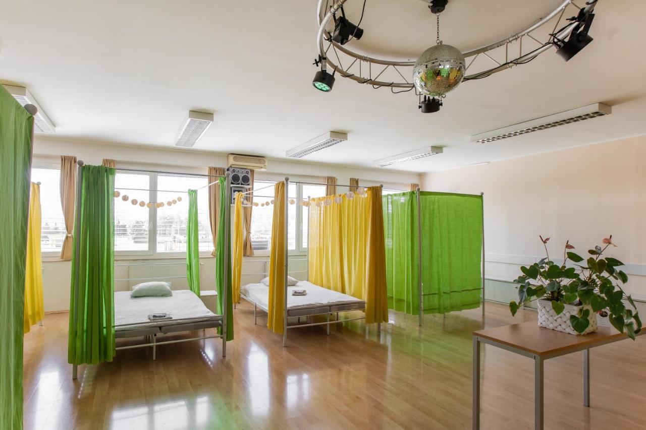 Tej Hostel Любляна Екстериор снимка