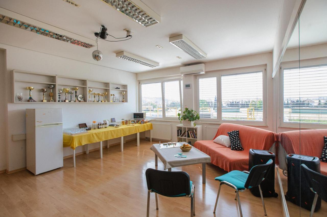 Tej Hostel Любляна Екстериор снимка
